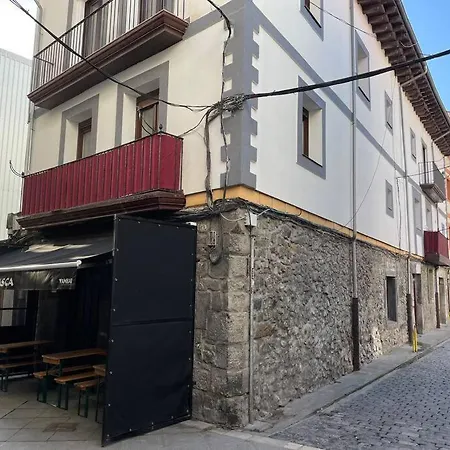 En El Centro De 2 Hab. Y 2 Banos. * Castro Urdiales