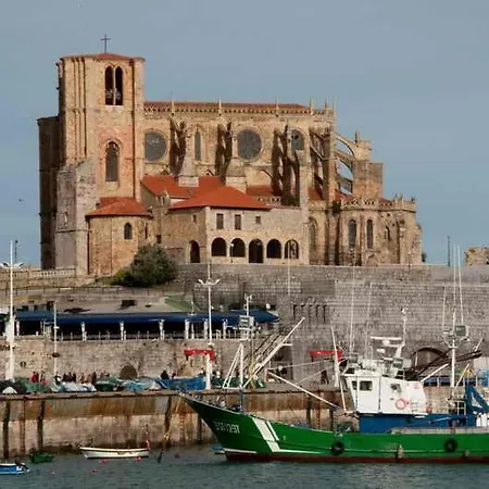 Apartman En El Centro De 2 Hab. Y 2 Banos. Castro-Urdiales