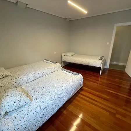 Apartment En El Centro De 2 Hab. Y 2 Banos. Castro Urdiales
