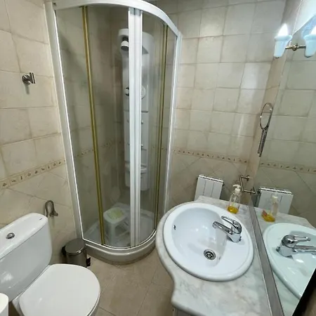 En El Centro De 2 Hab. Y 2 Banos. Appartement *
