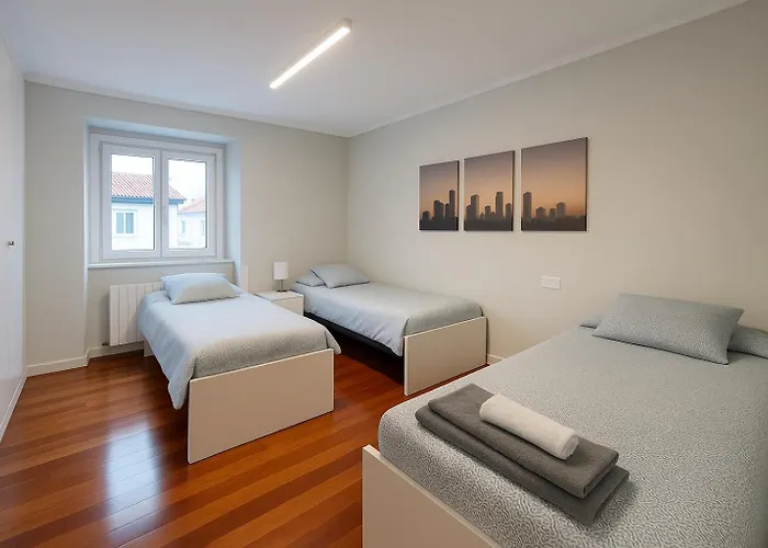 Apartment En El Centro De 2 Hab. Y 2 Banos. Castro Urdiales