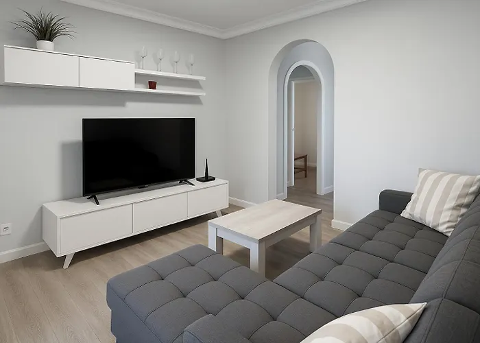 Apartment En El Centro De 2 Hab. Y 2 Banos.