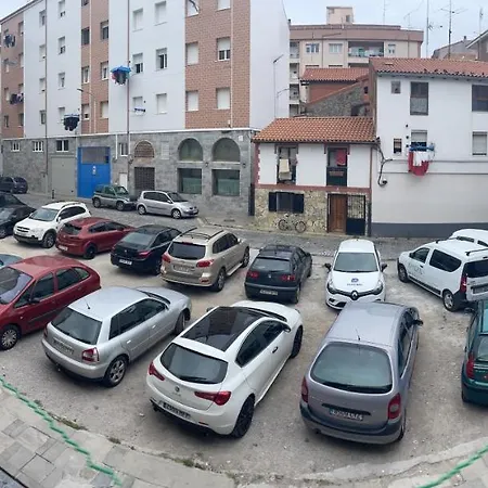 Apartment En El Centro De 2 Hab. Y 2 Banos.