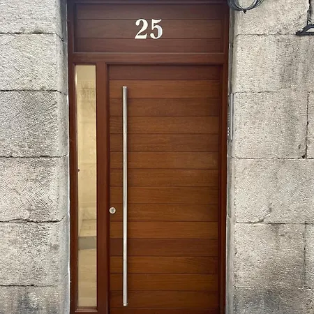 Apartment En El Centro De 2 Hab. Y 2 Banos. Castro Urdiales