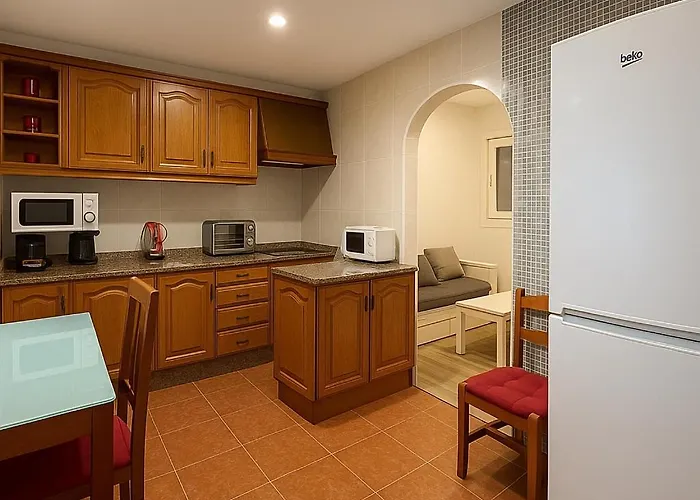 En El Centro De 2 Hab. Y 2 Banos. * Castro Urdiales